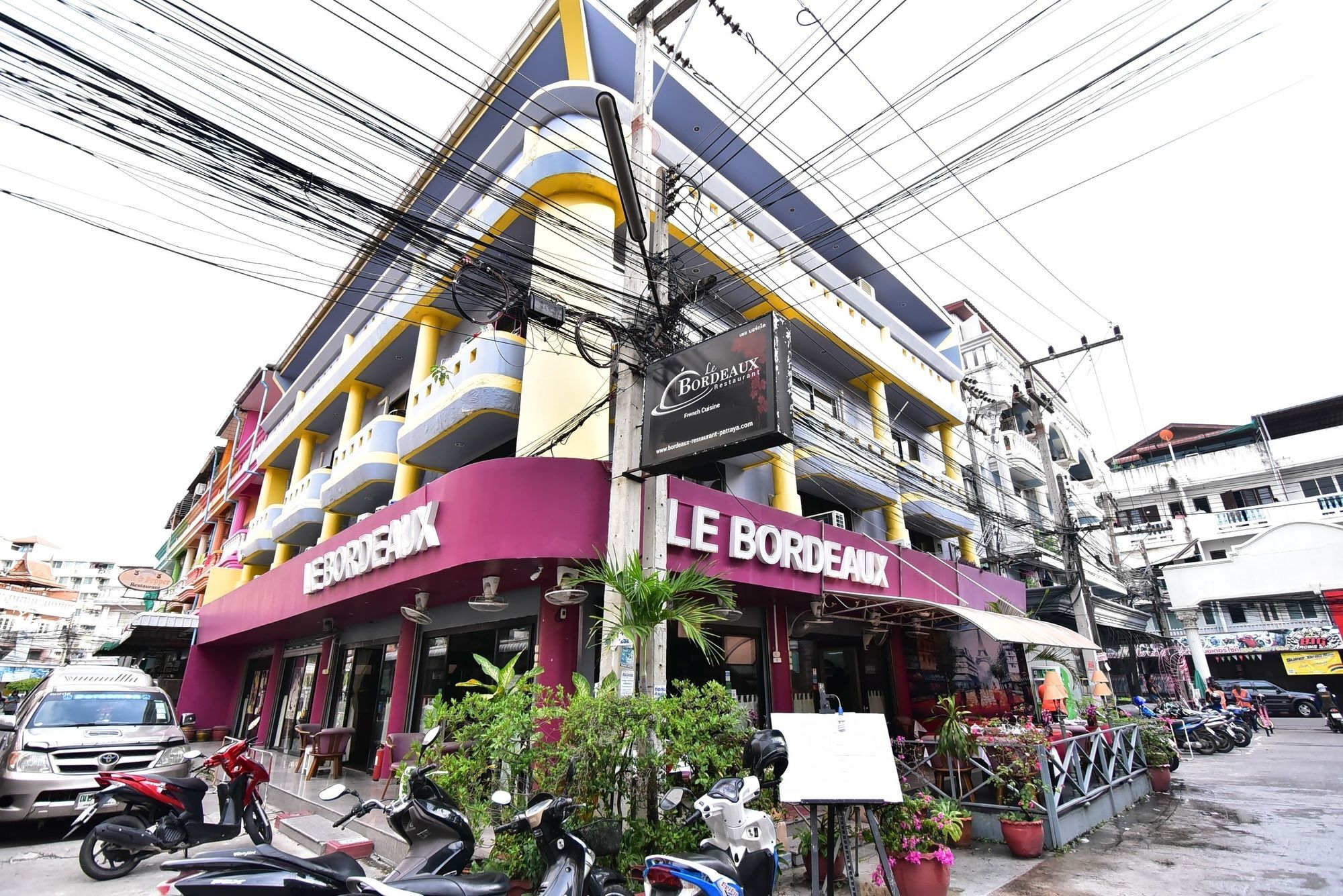 De Apartment Pattaya Exteriör bild